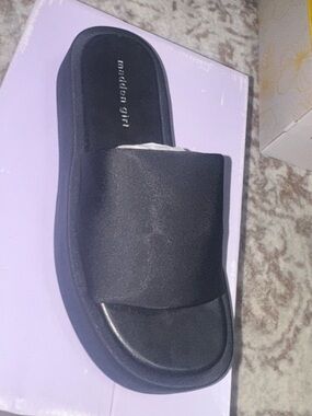 Madden Girl Billy Black Wide Strap Slide